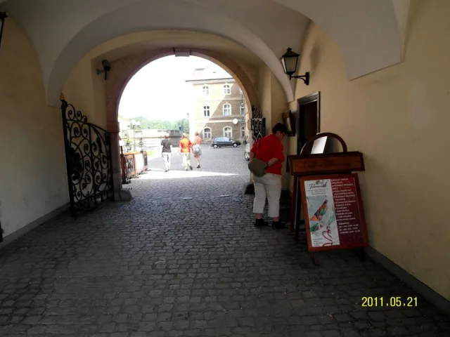 fcadfa7cda571b82a7dce1e510af8b60.jpg